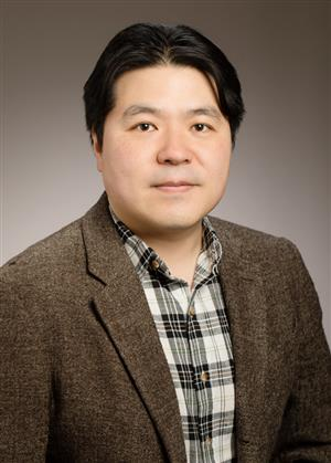 professional portrait of Joohyung Kim