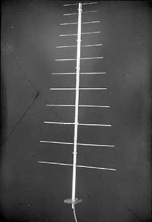 Small scale model of a log-periodic dipole array.