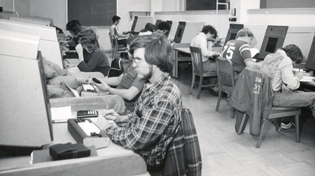 A PLATO lab in 1975, image courtesy of the University of Illinois Department of Physics. 