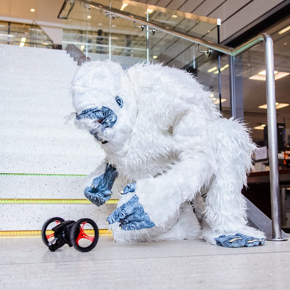 The yeti chases a robot, photo courtesy of HackIllinois staff photographer Priten Vora. 