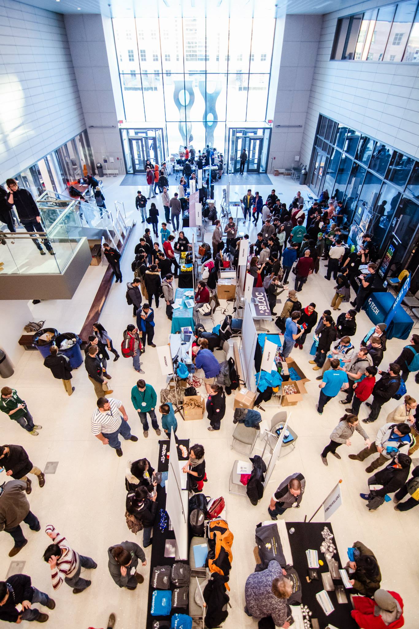 The ECE building is packed for HackIllinois. Photo by HackIllinois staff photographer Priten Vora. 