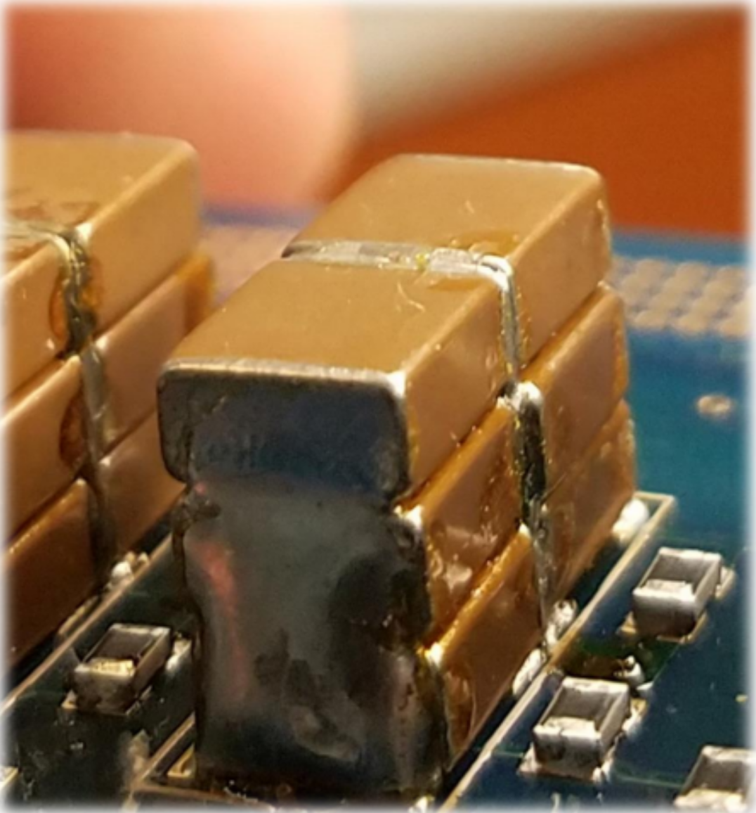 A high-resolution picture of the flying capacitors used in Liao's prototype. 