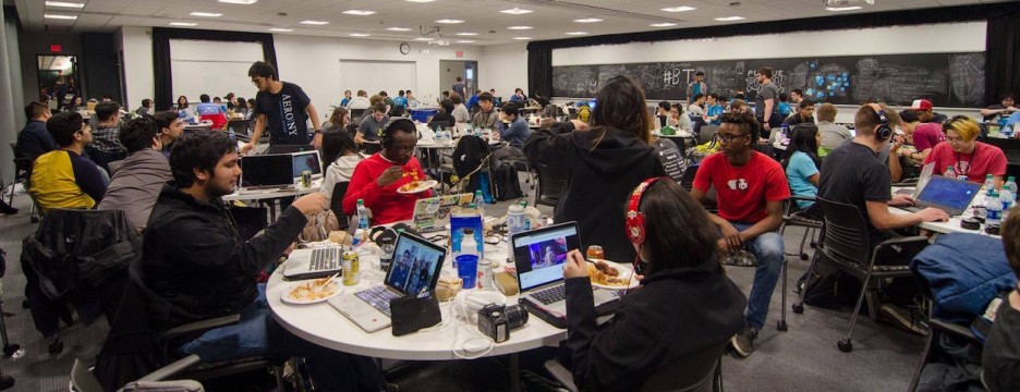 Photo reshared from ChicagoInno.
Students gather for HackIllinois 2016 in the ECE Building.